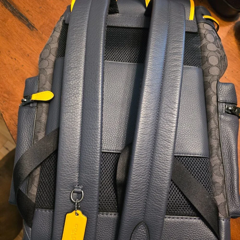 Coach backpack - Picture 2 of 3
